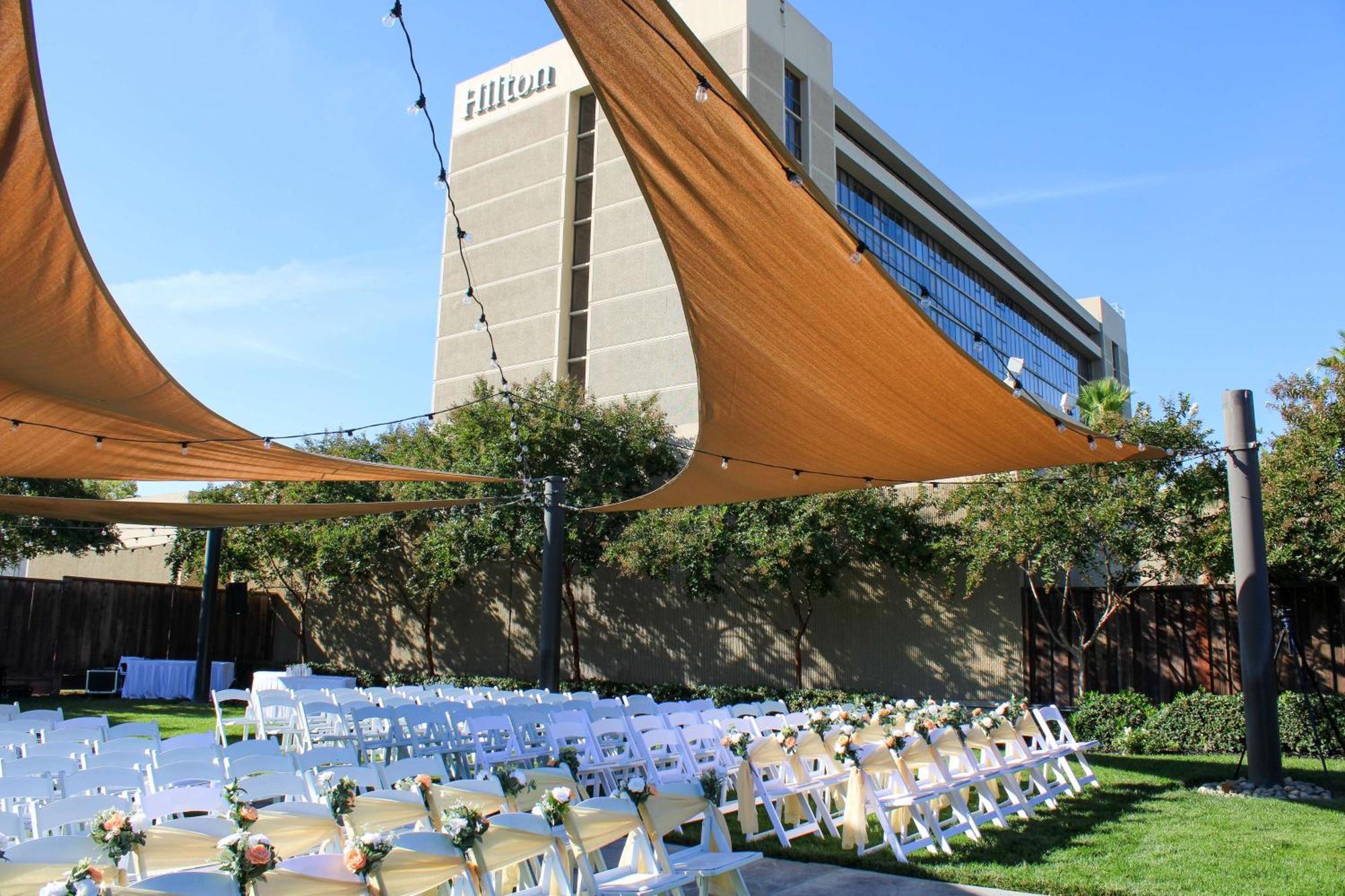 Hilton Sacramento Arden West Hotel Exterior photo